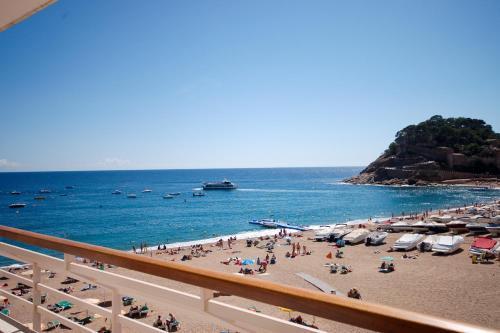 Lets Holidays Tossa De Mar Beach Apartment Esterno foto