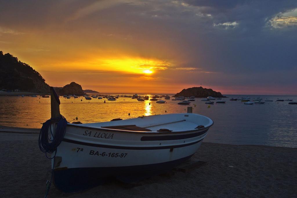 Lets Holidays Tossa De Mar Beach Apartment Esterno foto